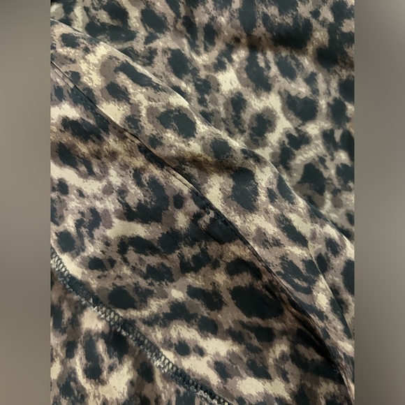 Good American Leopard Animal Print Plunging Faux Wrap V-Neck Satin Bodysuit 0 - Picture 12 of 12
